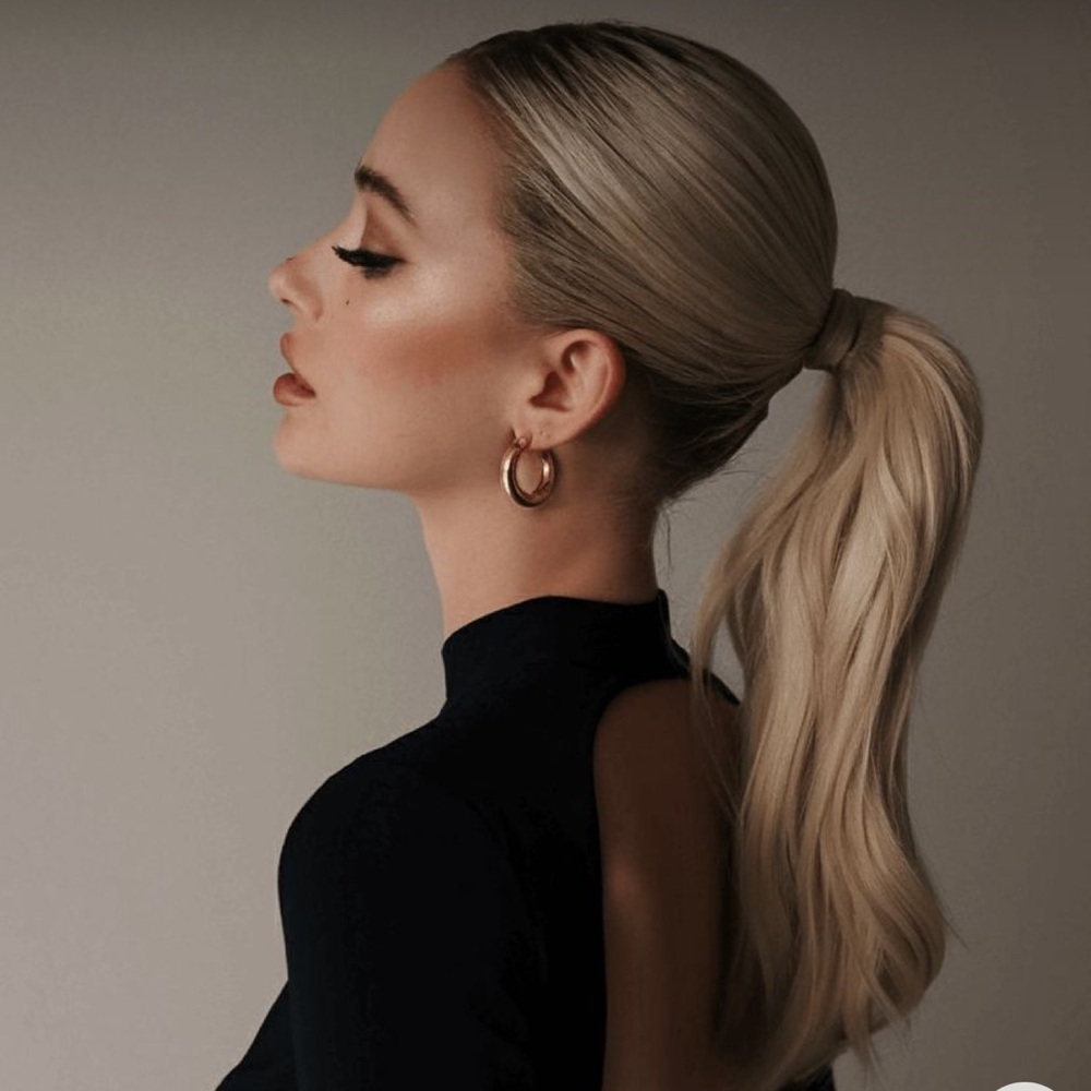 Hairdo Simply Wavy Clip-On Ponytail - Blonde Golden Wheat Color
